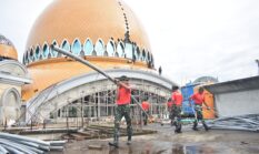 Bakti Tanpa Pamrih, Prajurit Petarung Pasmar 3 Gotong Royong Bangun Masjid Al-Akbar Kota Sorong