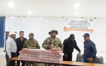 Bupati Jayawijaya Salurkan Bansos Rp20,2 M Untuk 40 Distrik dan 328 Kampung
