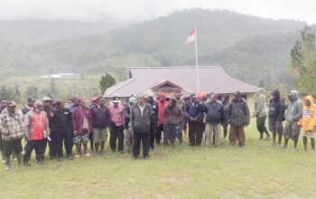 Masyarakat Wadangku Tolak Penunjukan SK PLT Kepala Distrik Baru, Kantor Distrik Wadangku Dipalang